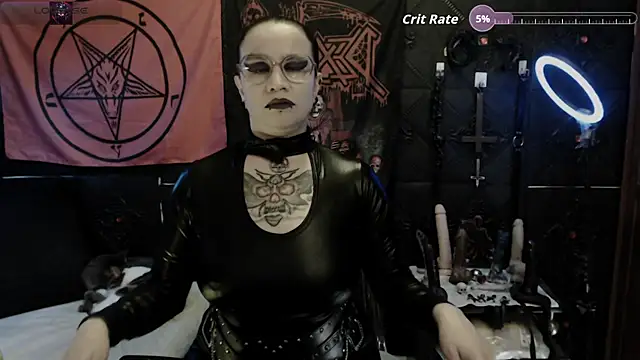 Evil Queen 666 online show from September 14, 6:56 am