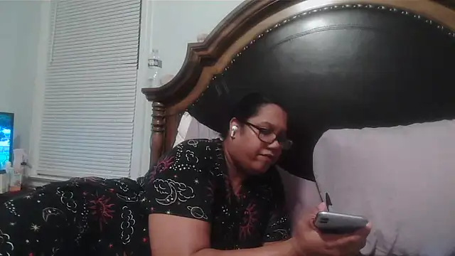 ebonyred online show from February 24, 2:20 am