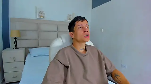 AgarEvans online show from November 25, 4:23 am