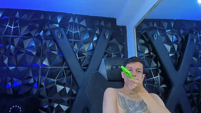 AgarEvans online show from March 25, 5:35 am