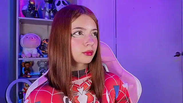 EmilyMiller  online show from December 15, 4:00 pm