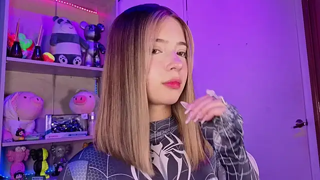 Snapshot of EmilyMiller_ chatting on March 14, 3:17 pm EmilyMiller online show from March 14, 3:17 pm