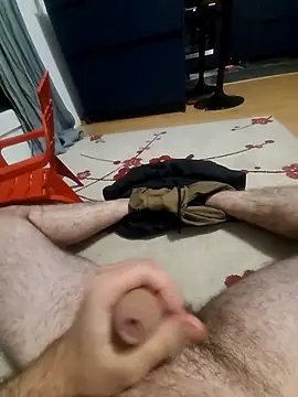 doudoucharlyc4 online show from April 14, 10:27 pm