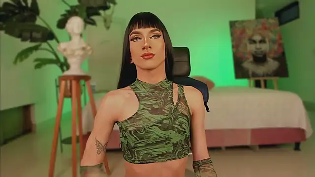 Taylor  foxxx online show from February 1, 7:15 am