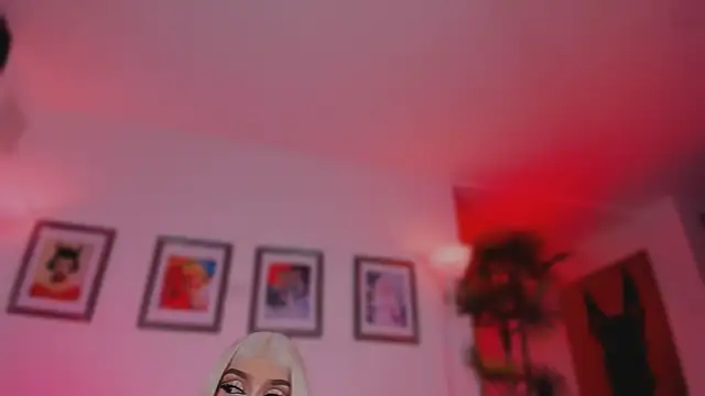 Snapshot of Taylor__foxxx chatting on May 15, 7:26 am Taylor foxxx online show from May 15, 7:26 am