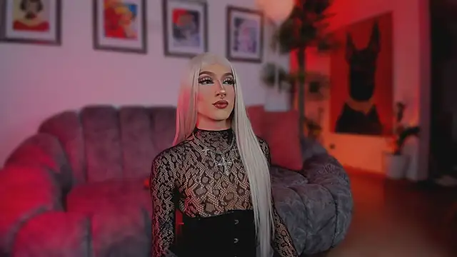 Snapshot of Taylor__foxxx chatting on June 16, 6:16 am Taylor foxxx online show from June 16, 6:16 am