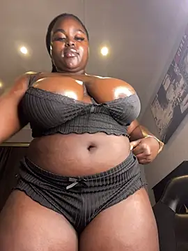 Honeycoco0211 online show from June 2, 8:33 pm