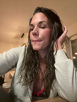 Lady Knaller online show from April 17, 7:17 pm