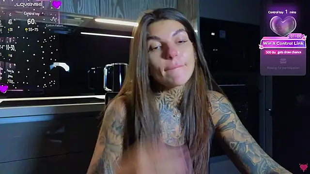 Snapshot of tattooedBabyy chatting on January 13, 4:51 pm tattooedBabyy online show from January 13, 4:51 pm
