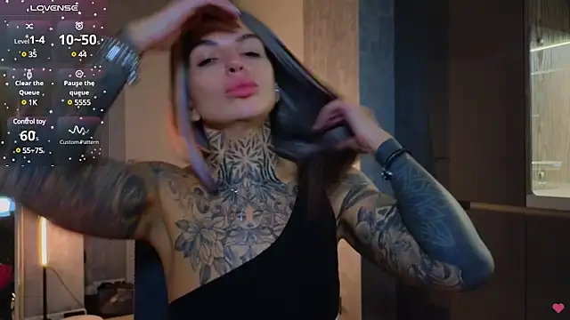 Snapshot of tattooedBabyy chatting on February 18, 4:48 pm tattooedBabyy online show from February 18, 4:48 pm