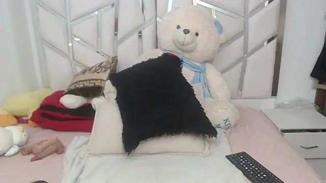 celestesouzalatin online show from January 14, 4:12 pm