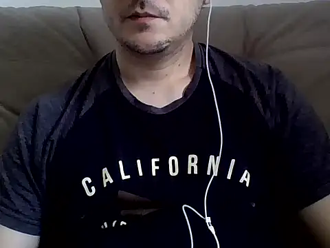 Snapshot of ShiitakeBR chatting on December 9, 3:22 pm ShiitakeBR online show from December 9, 3:22 pm