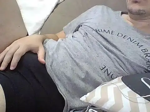 Snapshot of ShiitakeBR chatting on December 16, 6:49 pm ShiitakeBR online show from December 16, 6:49 pm