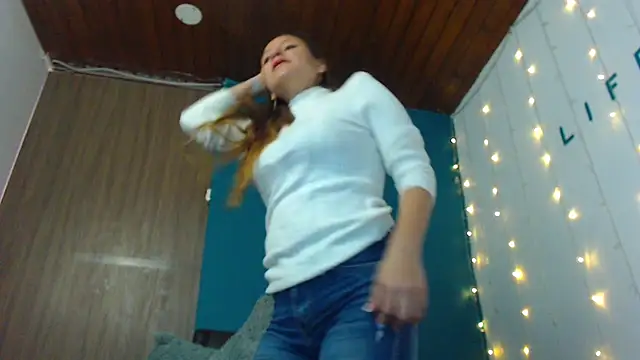 camila delarosa online show from December 21, 12:38 pm