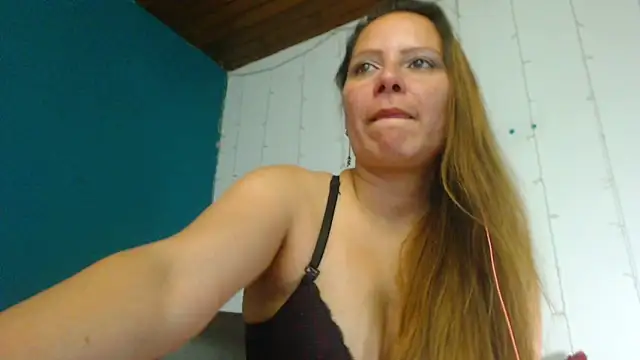 camila delarosa online show from January 10, 6:38 pm