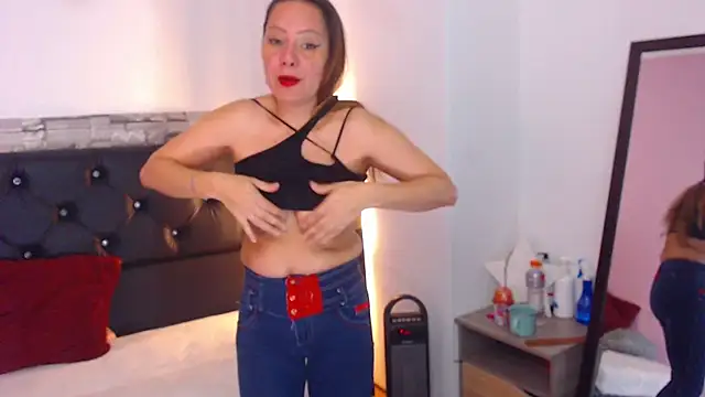 camila delarosa online show from March 1, 1:18 pm