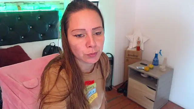 camila delarosa online show from September 17, 4:30 pm