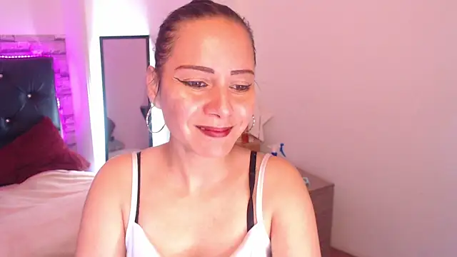 camila delarosa online show from September 19, 4:18 pm