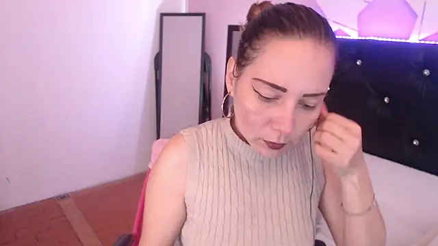 camila delarosa online show from October 24, 4:03 pm