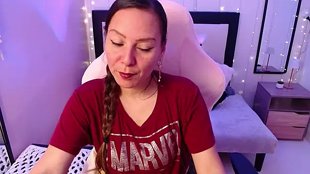 Snapshot of camila_delarosa chatting on July 22, 5:16 pm camila delarosa online show from July 22, 5:16 pm