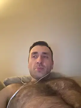 Snapshot of TIGERRR86 chatting on April 12, 8:14 pm TIGERRR86 online show from April 12, 8:14 pm