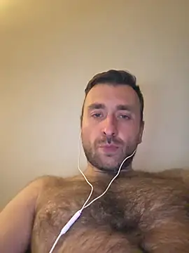 Snapshot of TIGERRR86 chatting on April 26, 4:21 am TIGERRR86 online show from April 26, 4:21 am