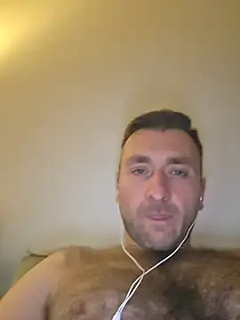 Snapshot of TIGERRR86 chatting on June 14, 2:24 am TIGERRR86 online show from June 14, 2:24 am