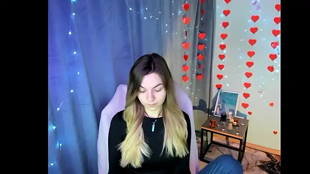 Sweet me  online show from March 13, 6:42 am