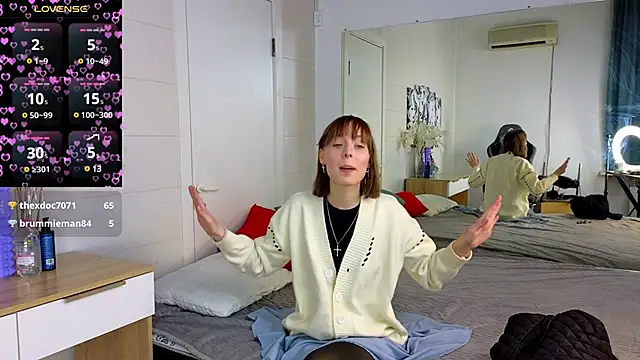 Crayzy Luv online show from December 14, 1:38 pm