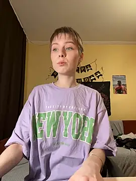 Crayzy Luv online show from March 10, 9:51 pm