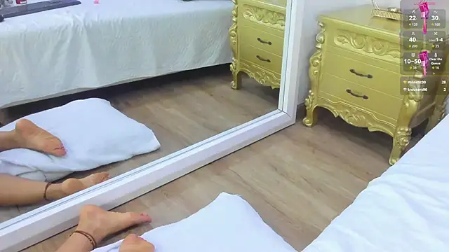 Valerith Vega  online show from October 18, 12:39 pm