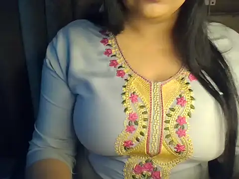 Snapshot of Trezza chatting on January 16, 8:13 pm Trezza online show from January 16, 8:13 pm