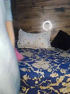 Snapshot of Trezza chatting on February 2, 4:44 am Trezza online show from February 2, 4:44 am