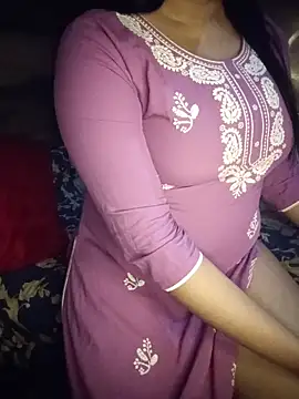 Snapshot of Trezza chatting on February 8, 9:18 pm Trezza online show from February 8, 9:18 pm