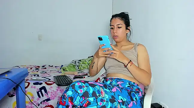 skinnyanai2 online show from December 30, 7:11 pm