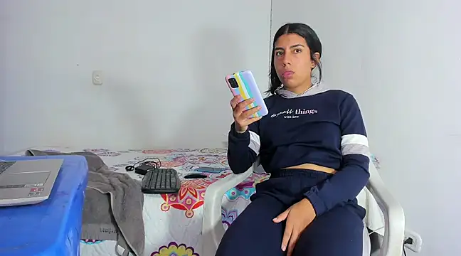 skinnyanai2 online show from February 19, 5:49 pm