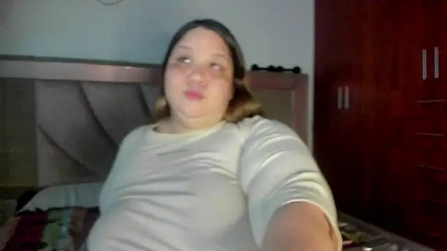 Snapshot of Venus_queenn chatting on December 17, 1:50 am Venus queenn online show from December 17, 1:50 am