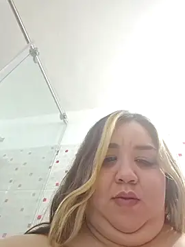 Snapshot of Venus_queenn chatting on March 18, 12:38 am Venus queenn online show from March 18, 12:38 am