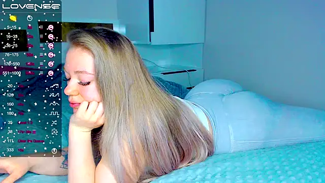 kitti kaattt online show from February 1, 4:03 am