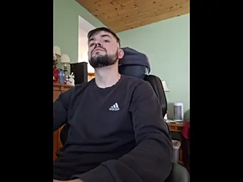 Mitchums online show from February 5, 7:40 pm