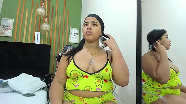 AichaBrown online show from September 20, 4:24 am