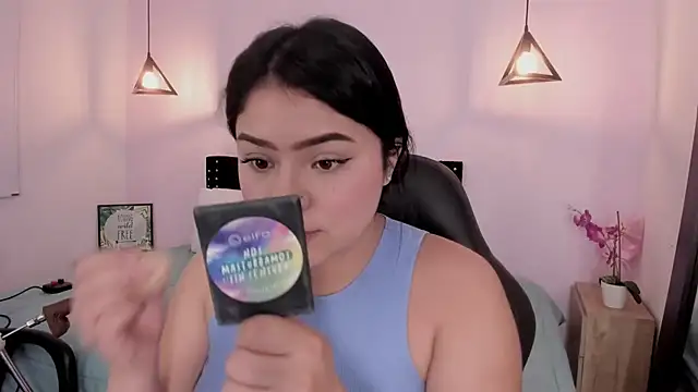 Oriana Guzman online show from September 22, 11:29 pm