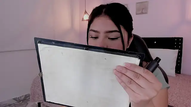 Oriana Guzman online show from October 3, 12:18 am