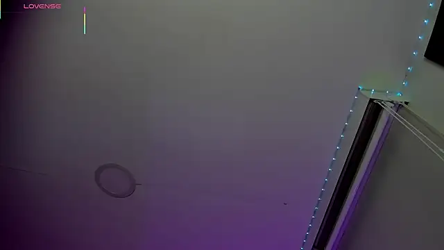 Oriana Guzman online show from February 18, 12:17 am