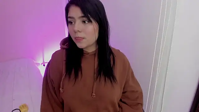 Snapshot of Oriana_Guzman chatting on April 21, 4:41 am Oriana Guzman online show from April 21, 4:41 am