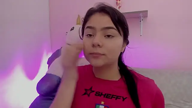 Snapshot of Oriana_Guzman chatting on April 30, 4:30 am Oriana Guzman online show from April 30, 4:30 am