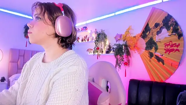 albaismynameX online show from March 4, 12:01 pm