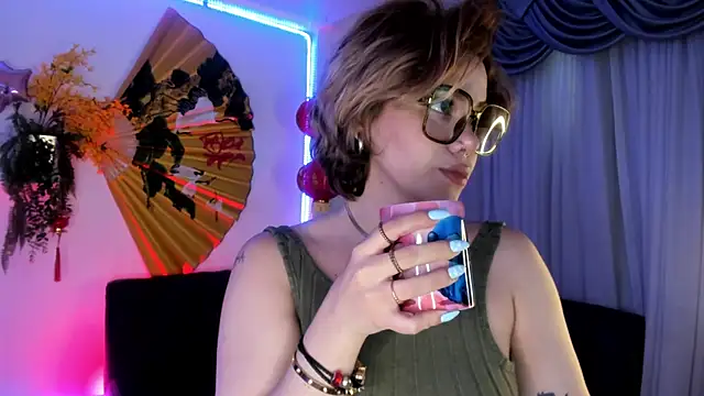 albaismynameX online show from March 6, 12:09 pm