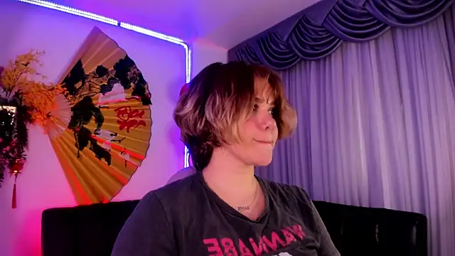 albaismynameX online show from March 17, 12:04 pm