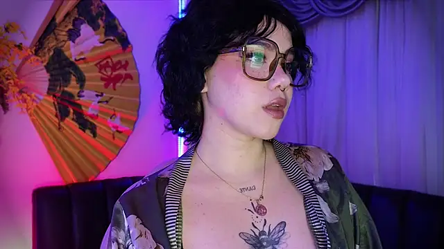 albaismynameX online show from September 15, 12:05 pm